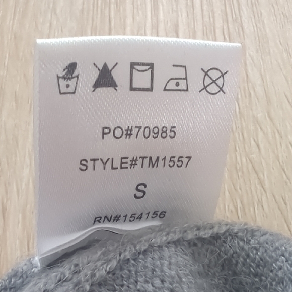 Gray Sleeveless Knit Top - Picture 5 of 5